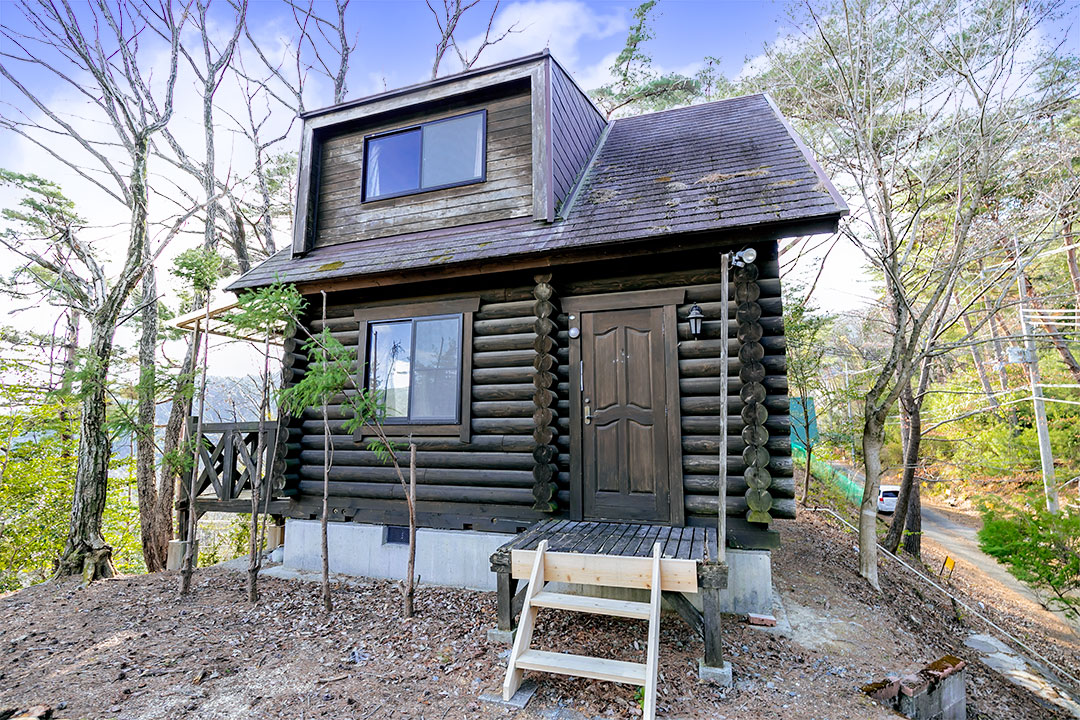 「グリーンステーション鹿ヶ壺まで4.6km！姫路市安富町のログハウス」のメイン画像