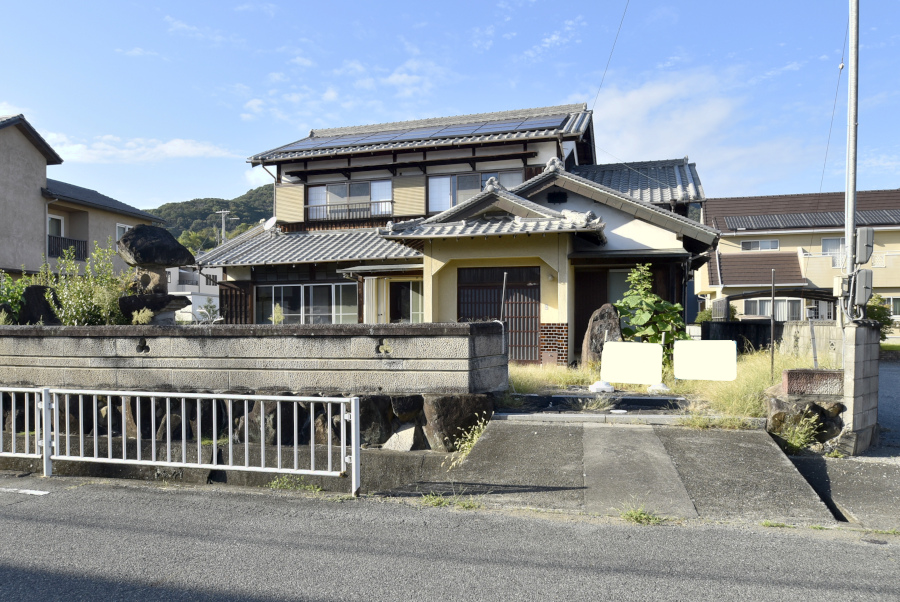 「便利なエリアに建つ、程よい広さの農地付き日本家屋♪!たつの市龍野町の物件」のメイン画像