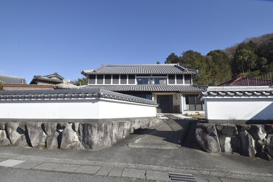 「広々とした敷地に建つ離れつきの日本家屋物件♪赤穂市有年の物件」のメイン画像