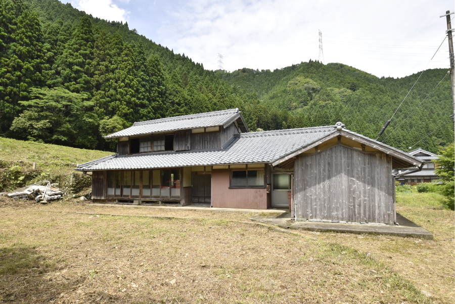 「広々としたお庭付きの日本家屋物件！神河町ひな壇地の物件」のメイン画像