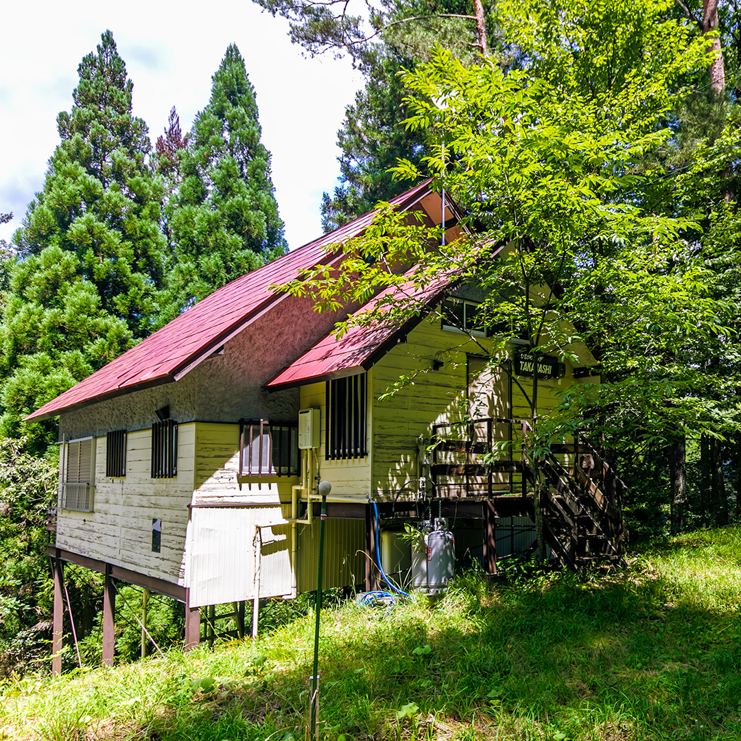 「緑豊かな別荘地に建つお手頃コテージ！高山市荘川町野々俣翠峯苑の物件」のメイン画像