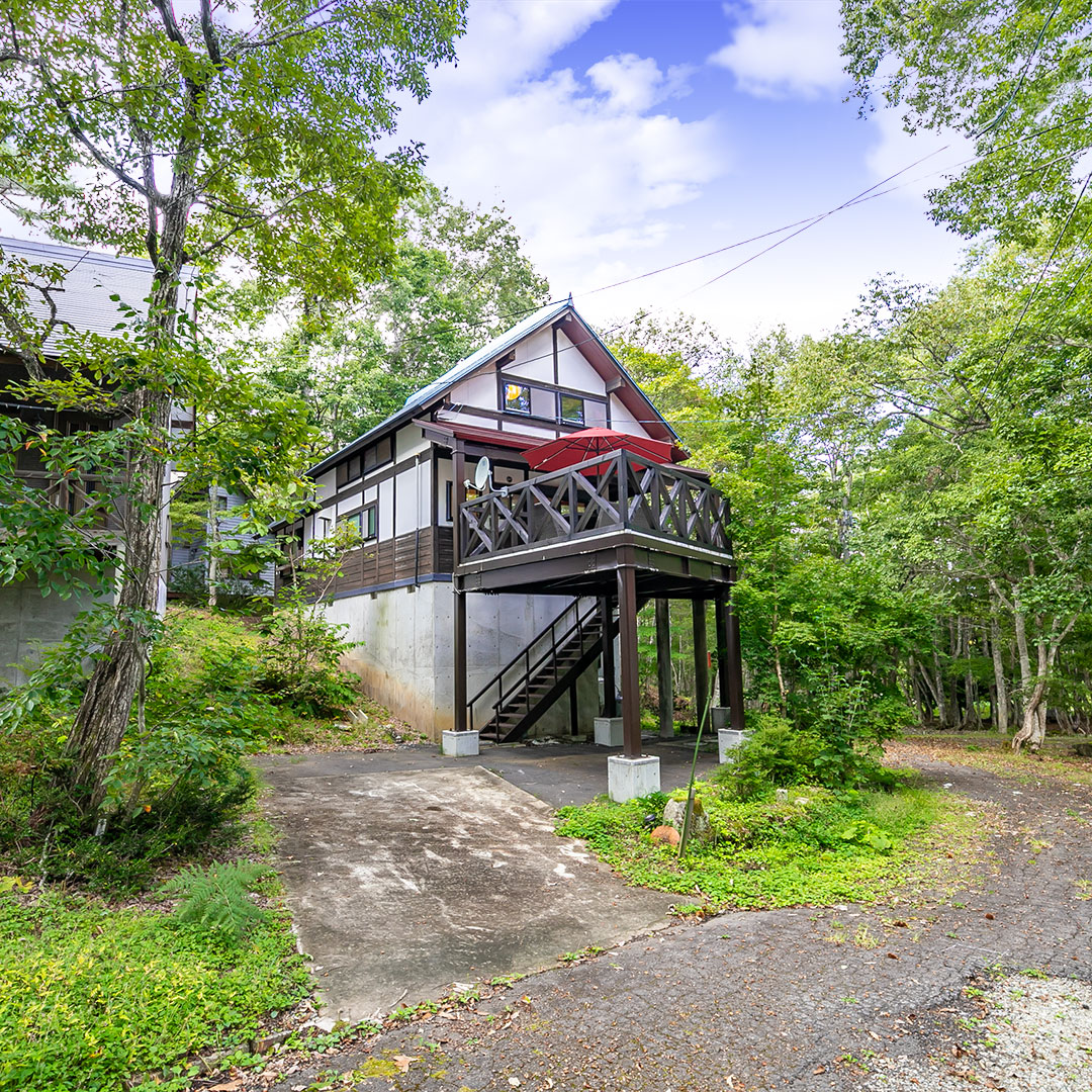 「広い庭とテラスで贅沢な田舎暮らし！高山市荘川町の別荘物件」のメイン画像