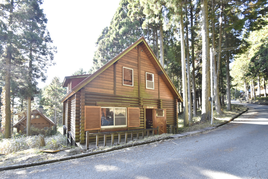 「広々ロフトとミニサウナ完備！宍粟市一宮町のログハウス物件」のメイン画像