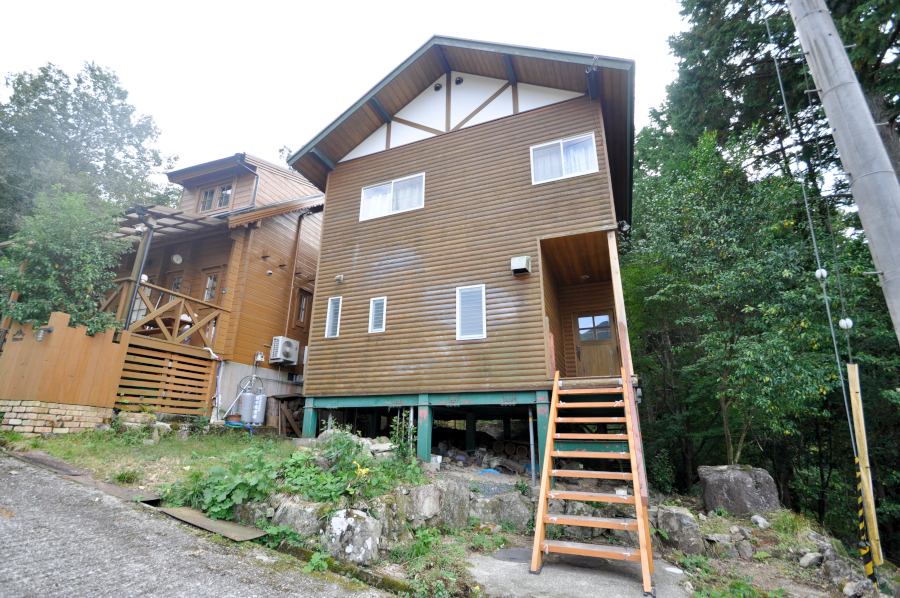 「薪ストーブで心温まる休日！多可郡多可町加美区の別荘物件」のメイン画像