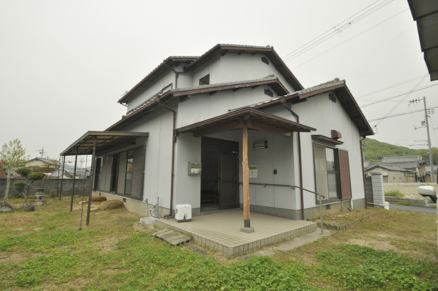 「家庭菜園が楽しめる広々庭付き！加古川市志方町の一般住宅物件」のメイン画像