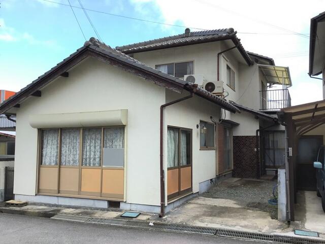 「スーパーまで徒歩1分！便利な立地の西脇市高田井町の2階建物件」のメイン画像