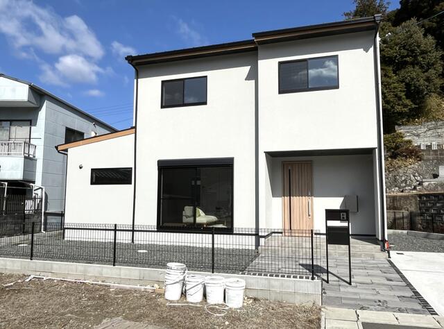 「小学校まで徒歩4分！便利な立地の丹波市柏原町柏原の2階建物件」のメイン画像