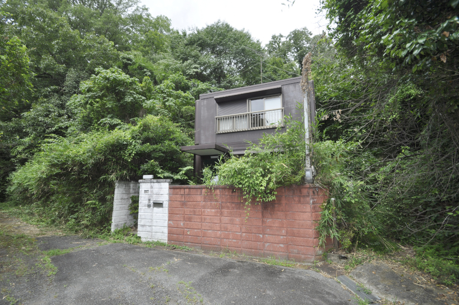 「DIY好き必見！加東市の自然豊かな別荘物件」のメイン画像