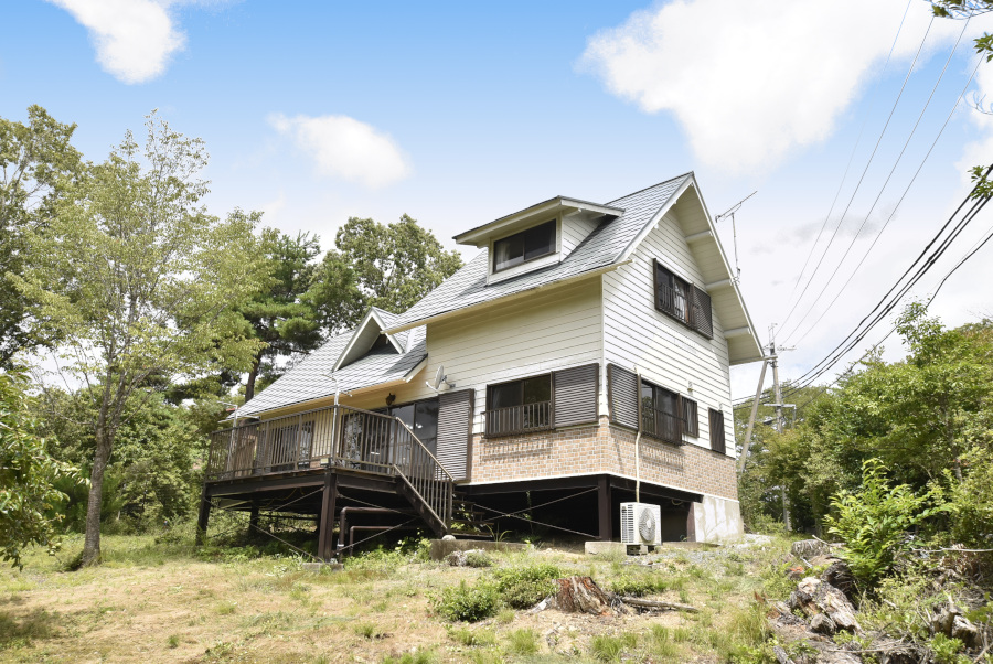 「広々としたお庭付き！上郡町播磨自然高原V地区の別荘物件」のメイン画像