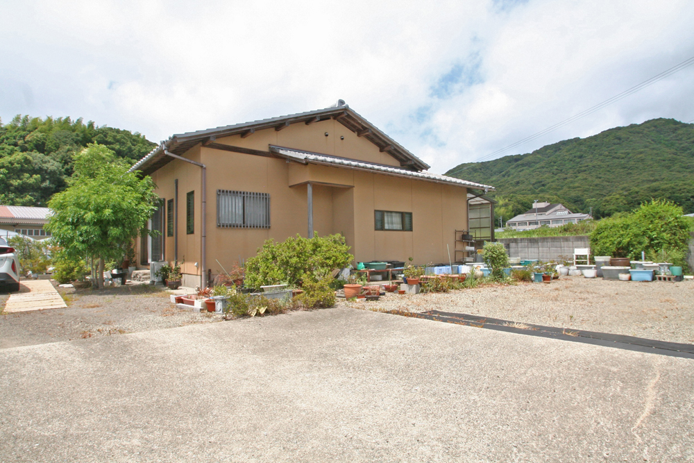 「釣り場近くで自然満喫！日高町小中の平屋物件」のメイン画像