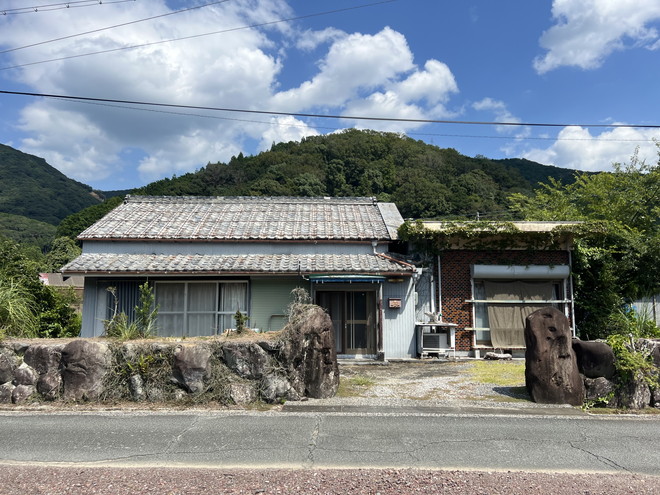 「のどかな山々と川の音！度会郡南伊勢町村山の古民家物件」のメイン画像