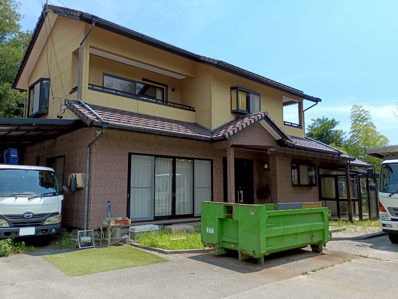 「広々5LDK！駐車スペースしっかりあります！」のメイン画像