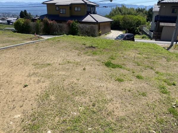 「伊賀良小学校まで徒歩約10分・旭ヶ丘中学校まで徒歩約17分」のメイン画像