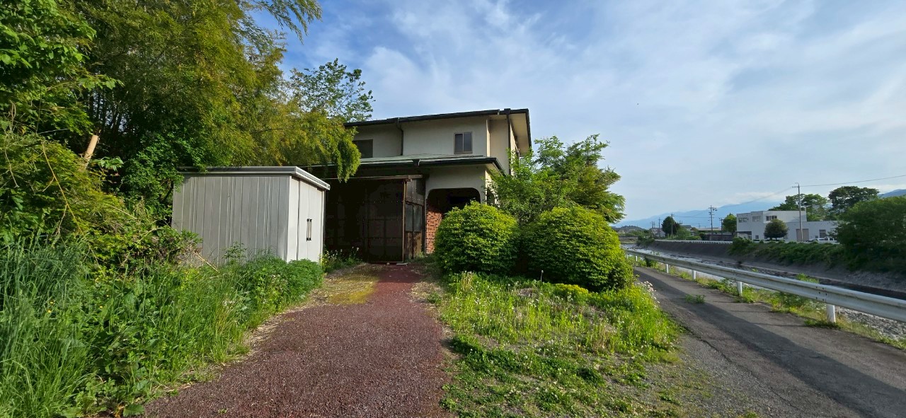 「宿泊施設にもカフェにも使える中古住宅！」のメイン画像