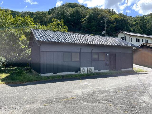 「春には桜並木を一望！丹波篠山市下板井の平屋物件」のメイン画像