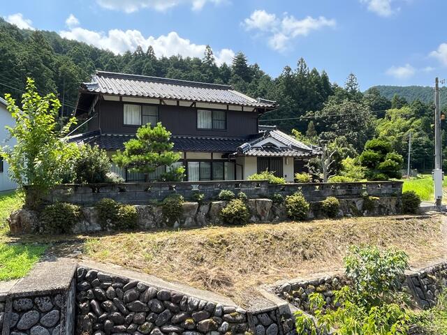 「大スクリーンのシアタールーム付き！丹波市氷上町南油良の2階建物件」のメイン画像