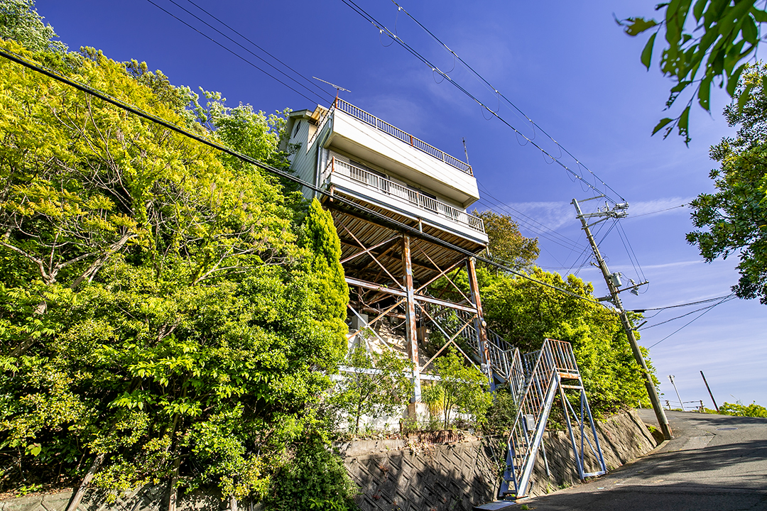 「和歌山県和歌山市加太　テラスから淡路島を望む絶景オーシャンビューの中古別荘」のメイン画像