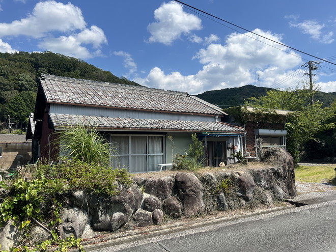 のどかな山々と川の音！度会郡南伊勢町村山の古民家物件の画像2