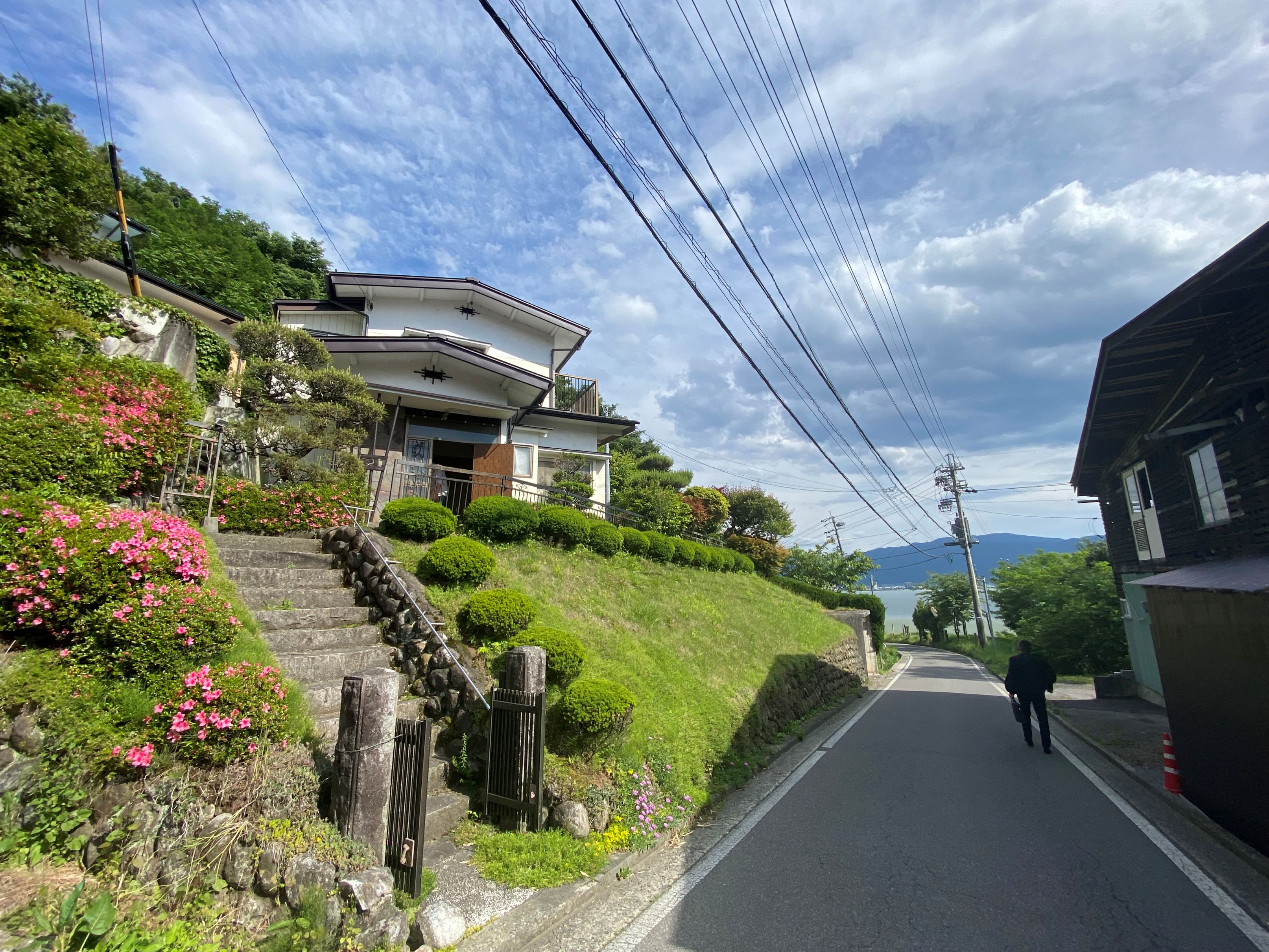 諏訪湖を眺められる別荘地★リノベーション物件★水まわりは新品！の画像2