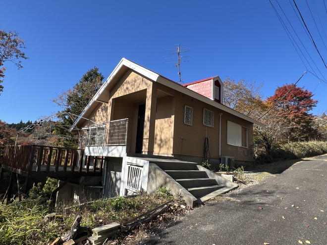 天井が高く広いリビング！津市白山町伊勢見の戸建て物件の画像2