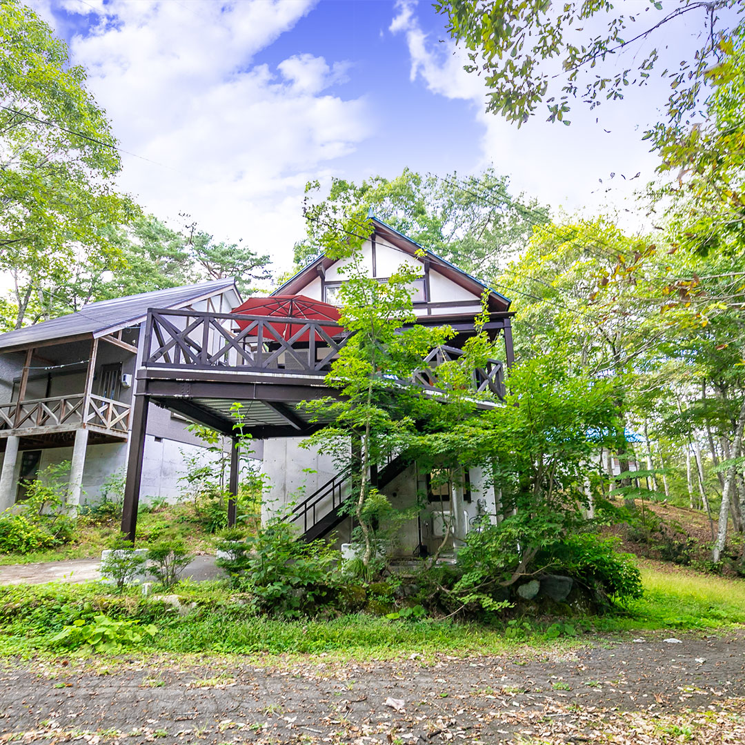 広い庭とテラスで贅沢な田舎暮らし！高山市荘川町の別荘物件の画像3