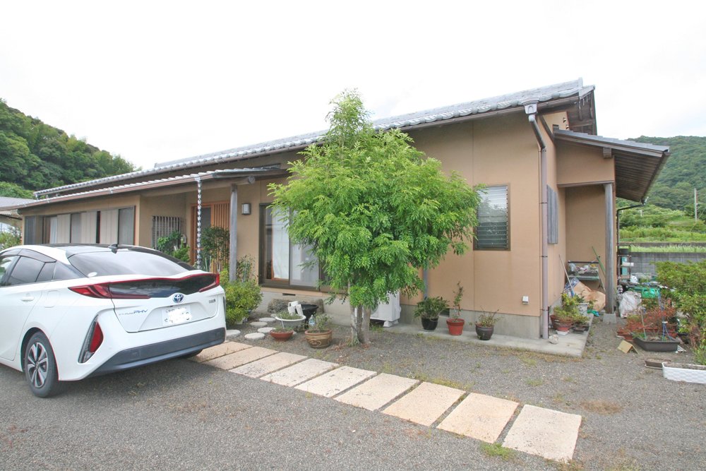 釣り場近くで自然満喫！日高町小中の平屋物件の画像2