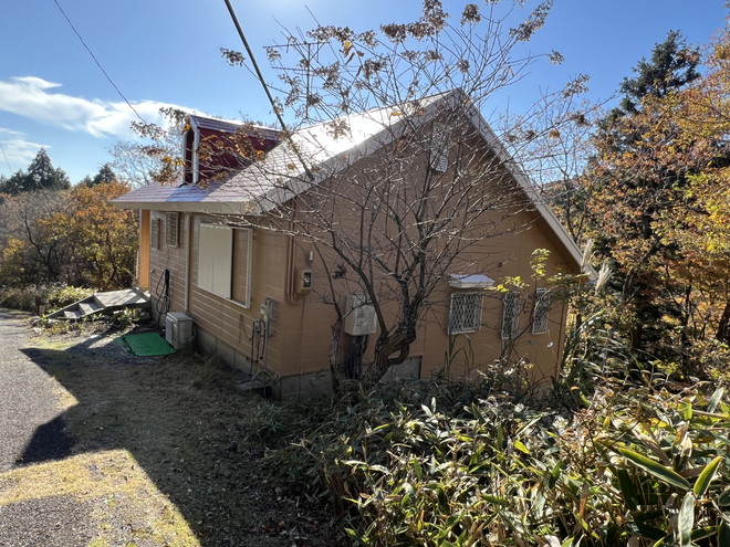 天井が高く広いリビング！津市白山町伊勢見の戸建て物件の画像3