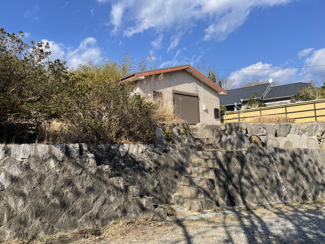 水平線をわずかに望める高台の戸建て！志摩市阿児町国府の戸建て物件の画像3