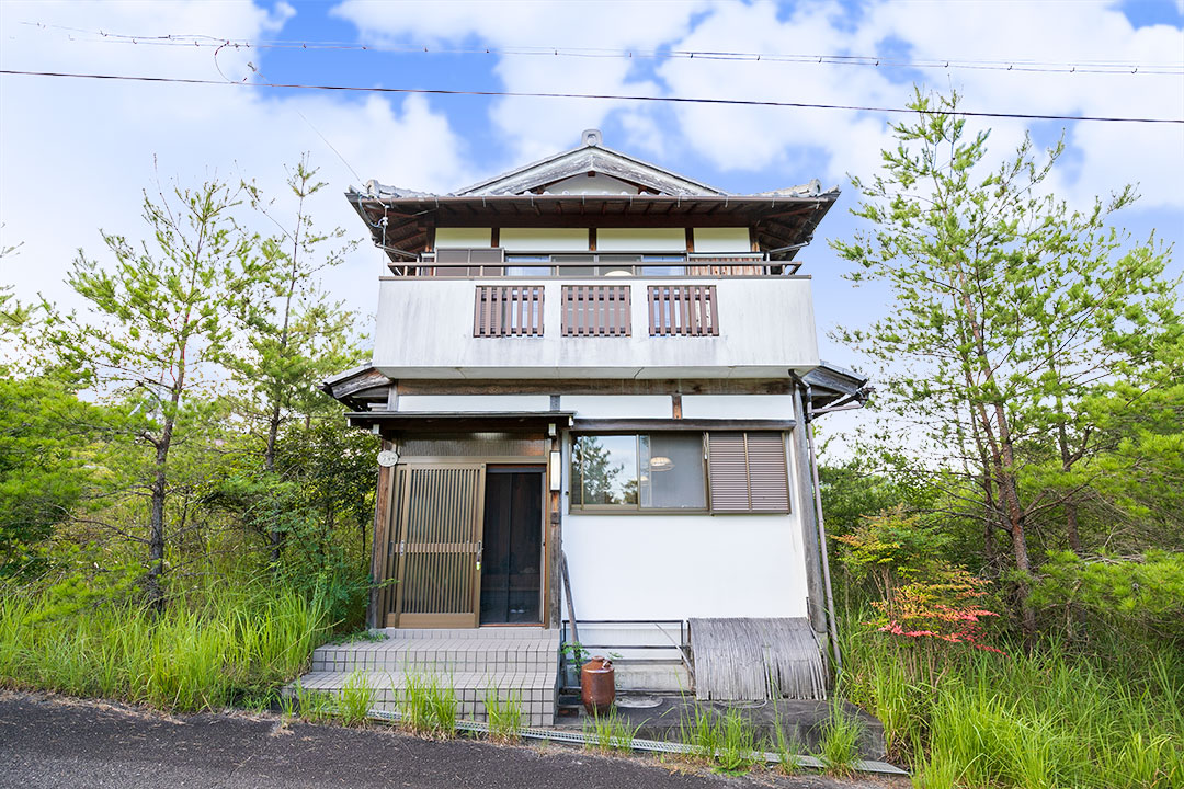 三重県伊賀市槇山　炉端焼居酒屋風の囲炉裏部屋がある和風中古住宅のサムネイル画像3