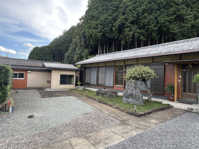 ガーデニングや釣りを満喫！度会郡南伊勢町河内の古民家物件の画像4