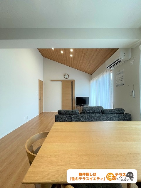 広々玄関横収納と耐候性高い外壁！山口市大内矢田北4丁目の中古住宅物件の画像4