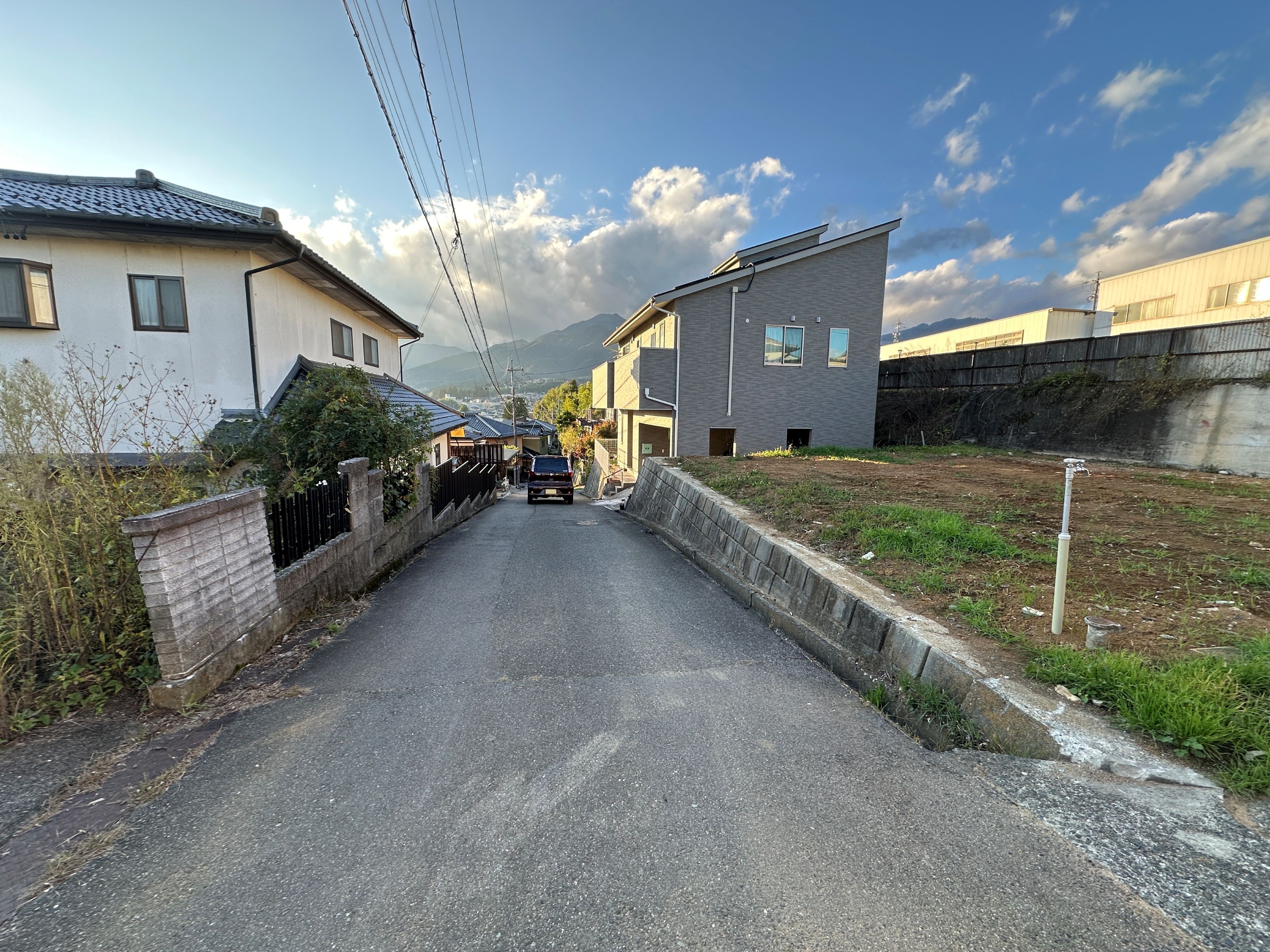 上郷小学校、高陵中学校まで徒歩約10分以内！の画像5