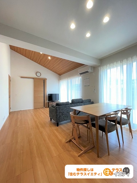 広々玄関横収納と耐候性高い外壁！山口市大内矢田北4丁目の中古住宅物件の画像6
