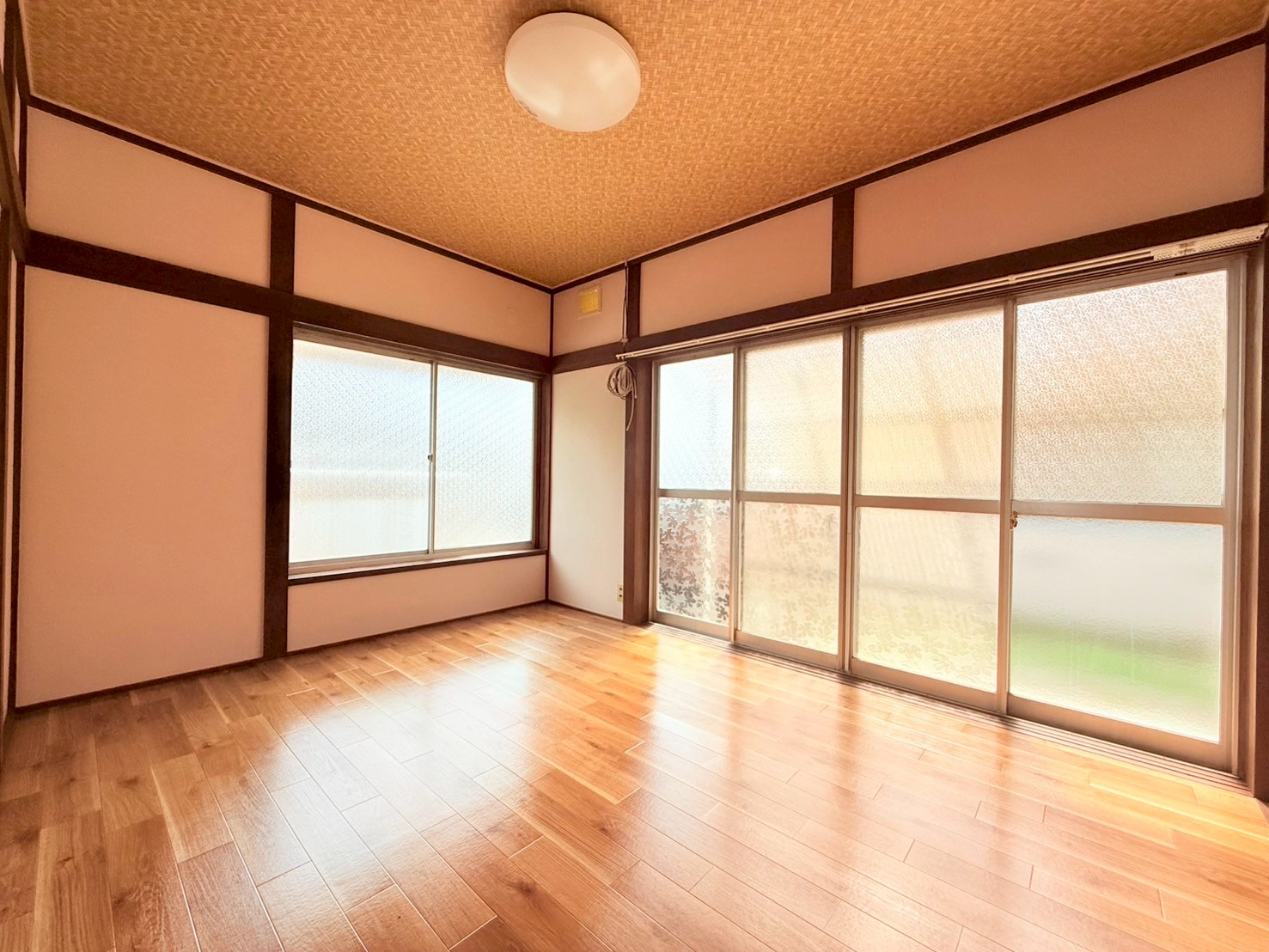 日当たり良好、静かな住宅街に位置する、平屋戸建住宅の画像8