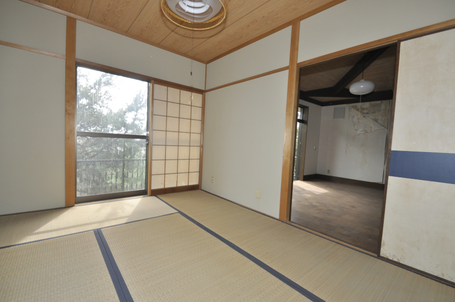 木々に囲まれたプライベート空間！加東市の平屋物件の画像7