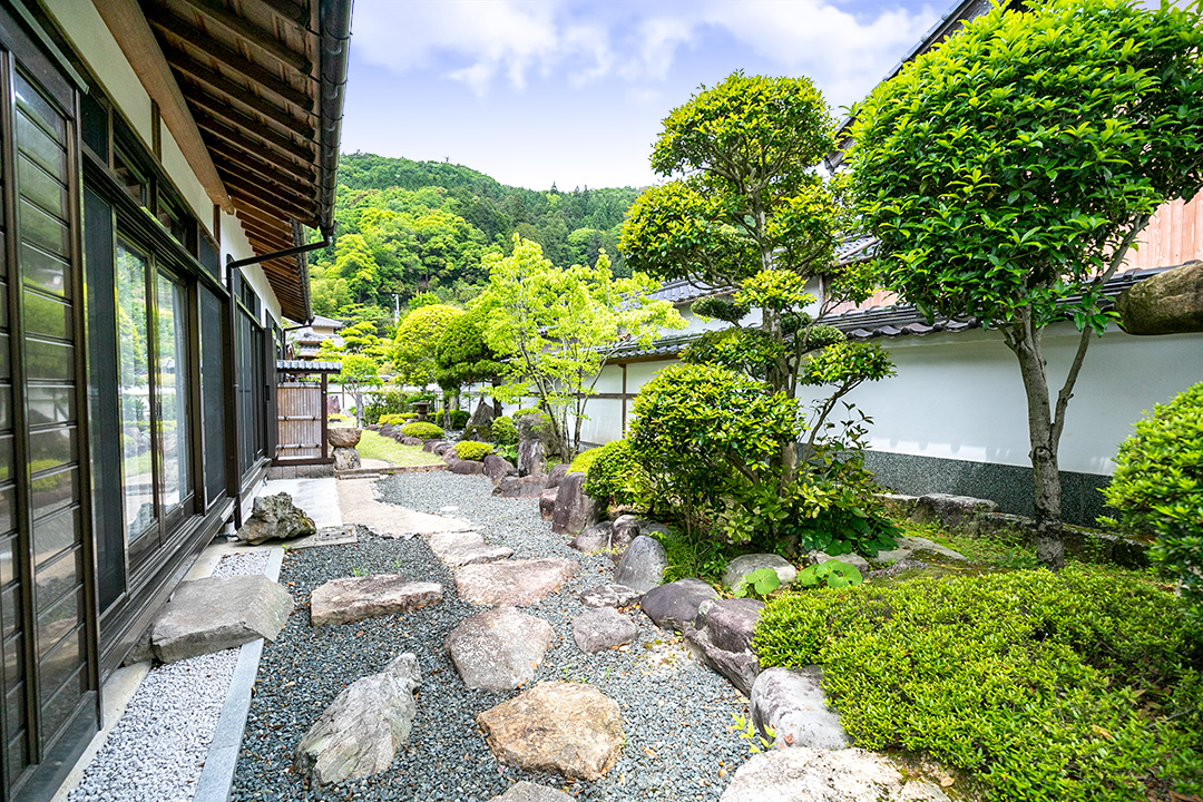 兵庫県朝来市新井　315坪の敷地に美しい和風庭園を擁する日本邸宅の画像8