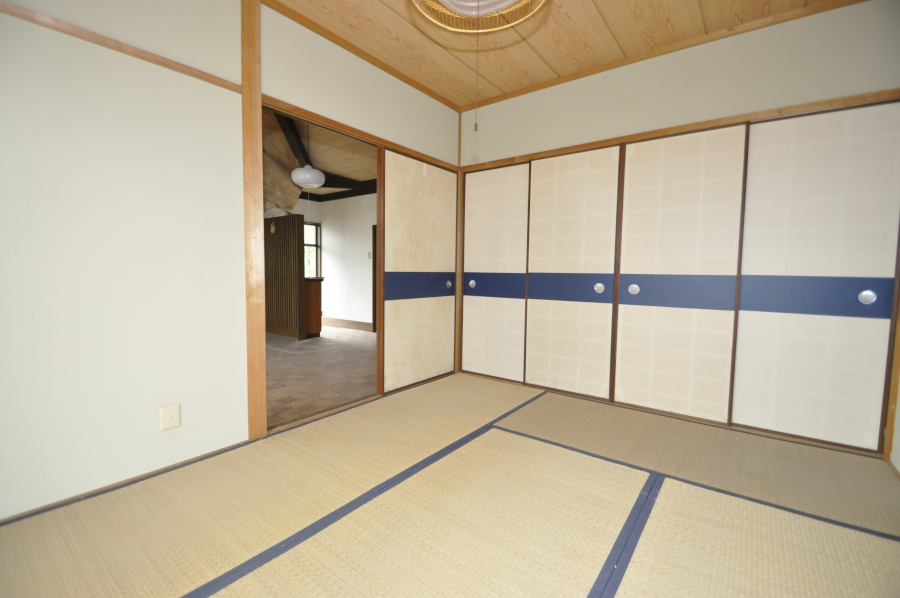 木々に囲まれたプライベート空間！加東市の平屋物件の画像8
