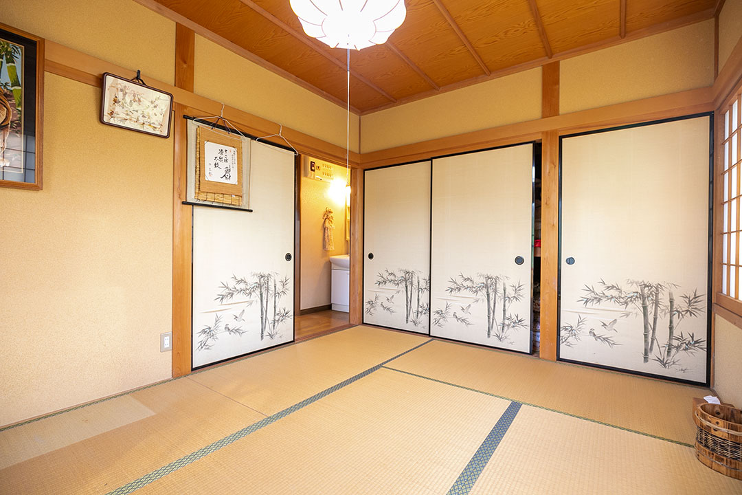 三重県伊賀市槇山　炉端焼居酒屋風の囲炉裏部屋がある和風中古住宅のサムネイル画像9