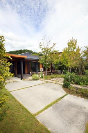 満開の桜並木を望む！丹波篠山市大山新の中古戸建物件の画像10