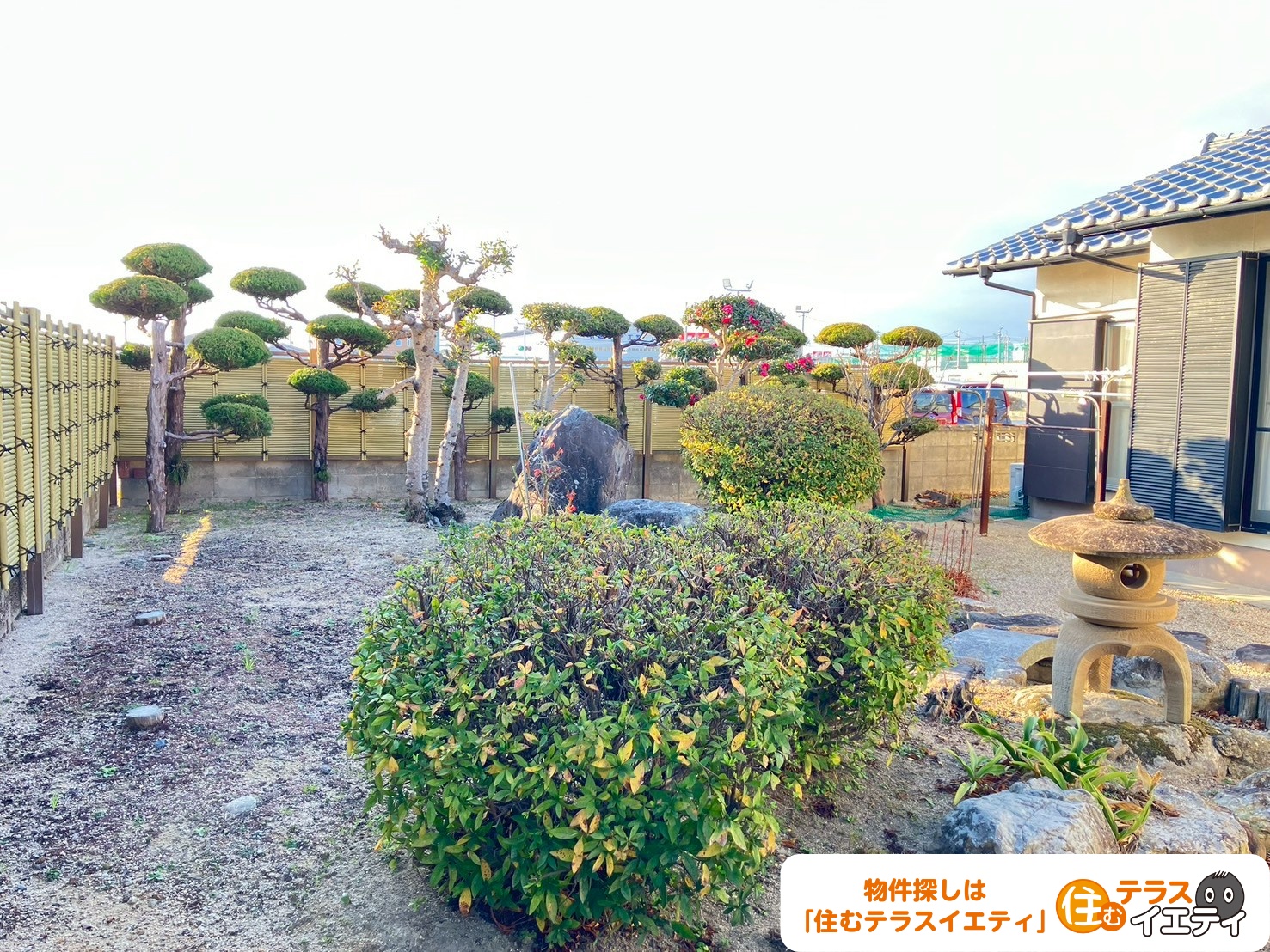 広々エントランスと充実収納！宇部市大字妻崎開作967番13の中古住宅物件の画像10